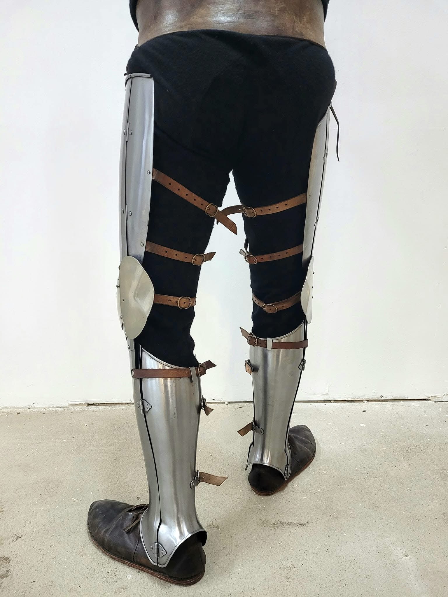 Full Leg Armor Set – Hardened Spring Steel