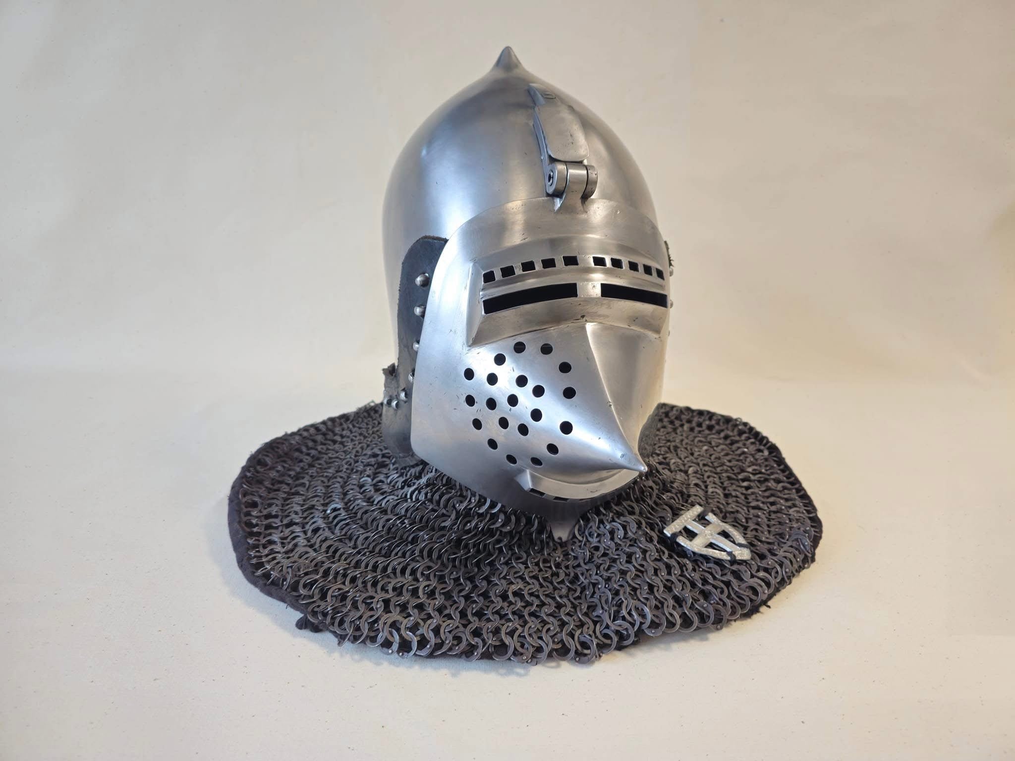 Klapvisor Bascinet – 14th Century
