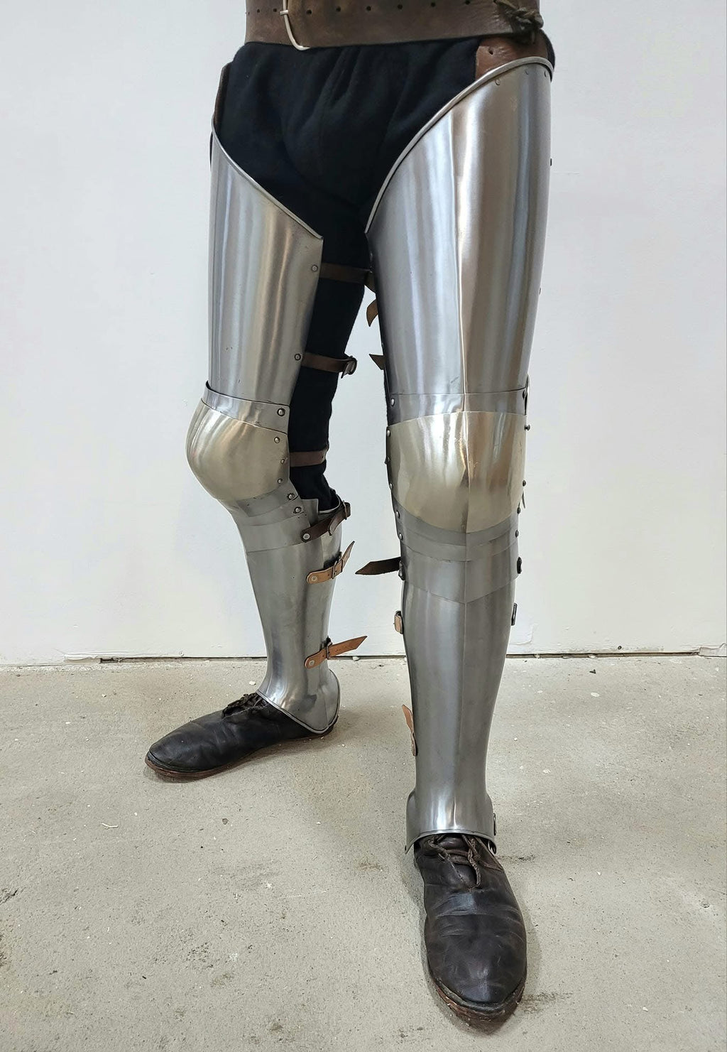 Full Leg Armor Set – Hardened Spring Steel
