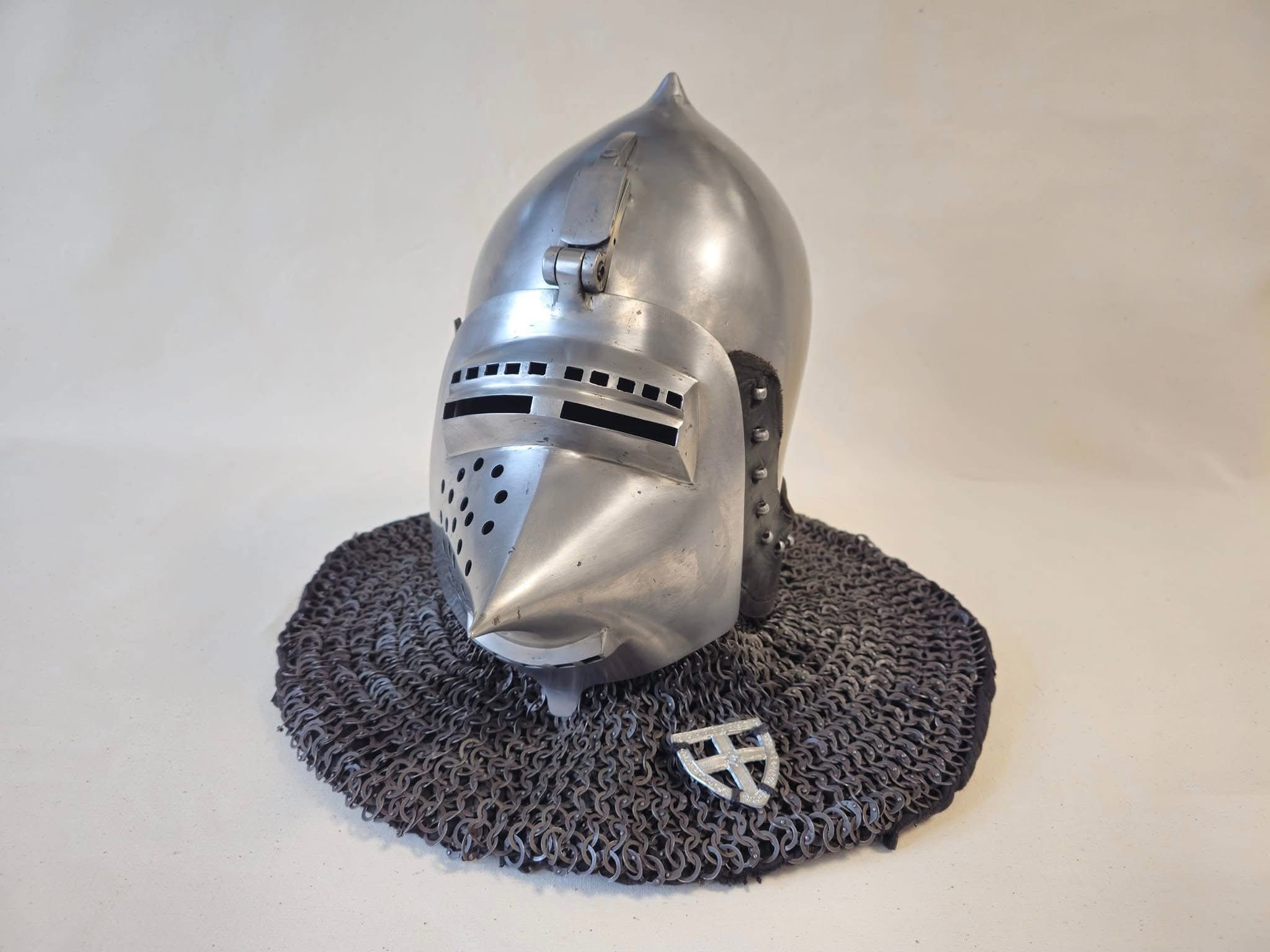 Klapvisor Bascinet – 14th Century