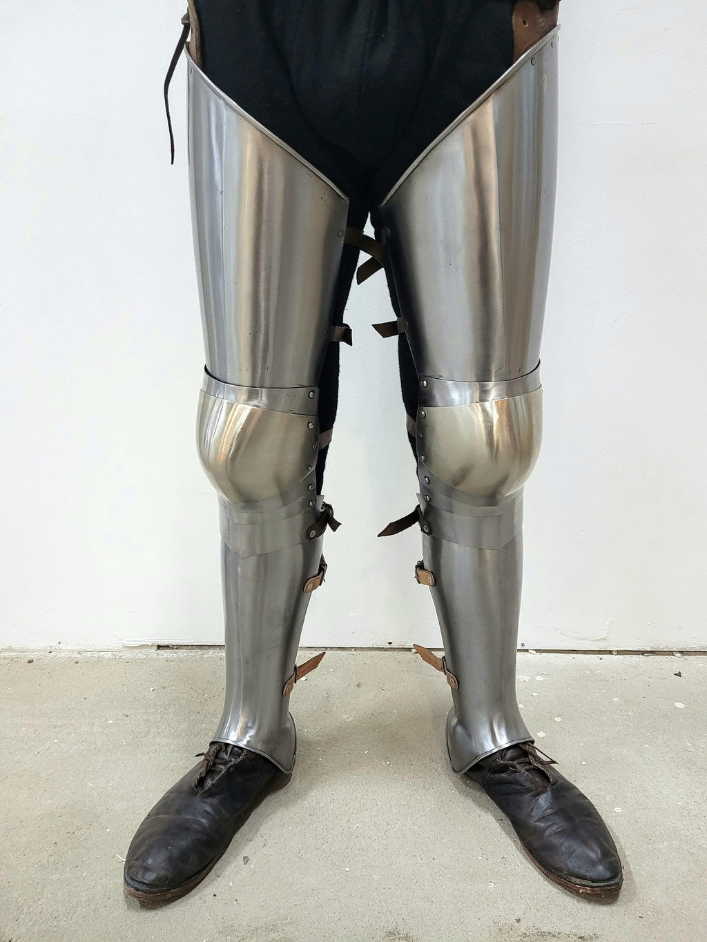 Full Leg Armor Set – Hardened Spring Steel