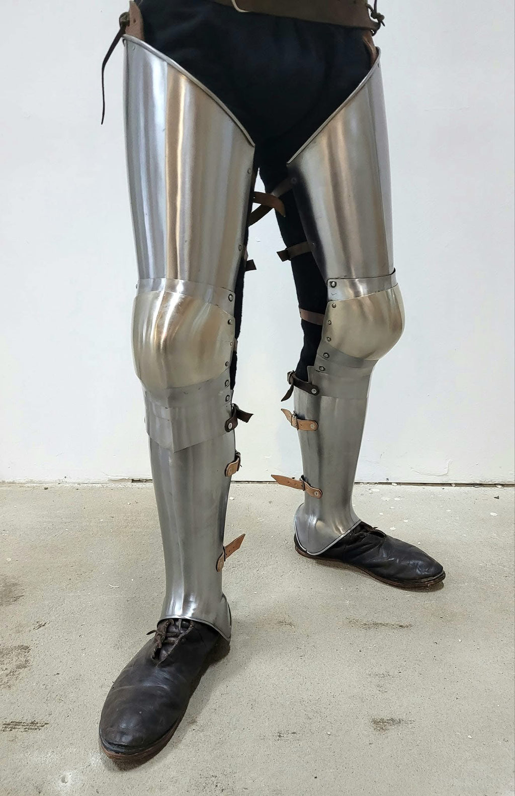 Full Leg Armor Set – Hardened Spring Steel