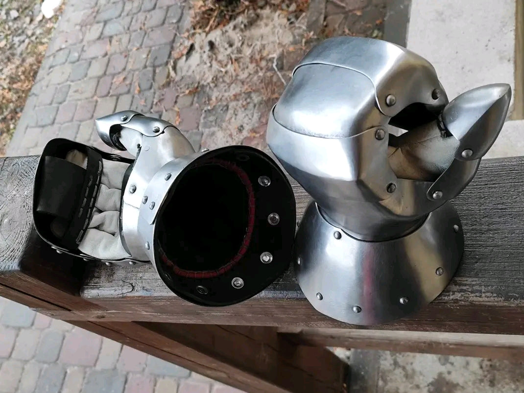 Sport Style Gauntlets – Tempered Spring Steel (1–1.2mm) with Padded Gloves