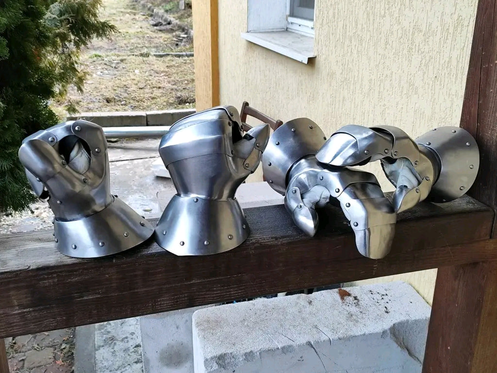 Sport Style Gauntlets – Tempered Spring Steel (1–1.2mm) with Padded Gloves